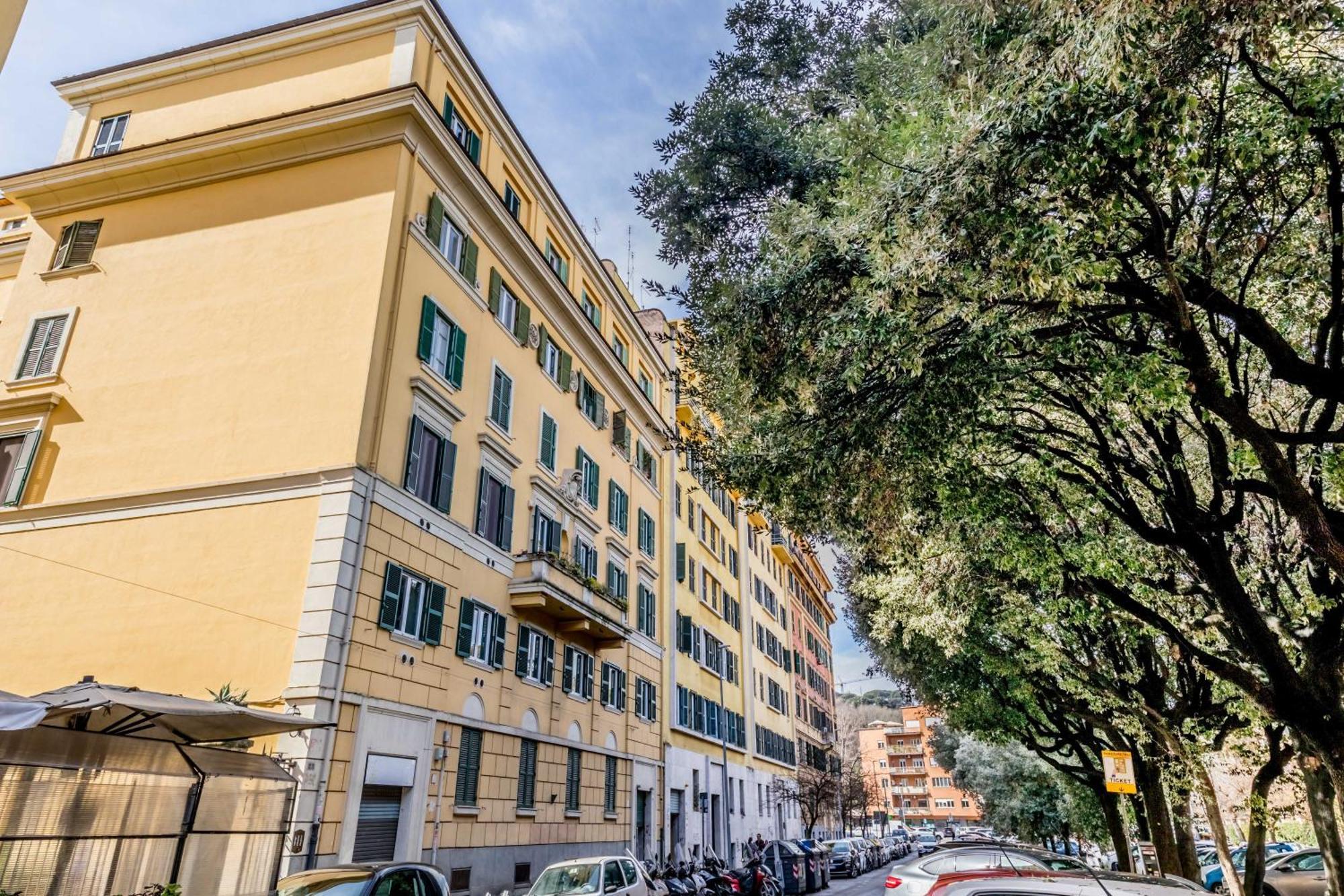 Dardanelli House, Rome